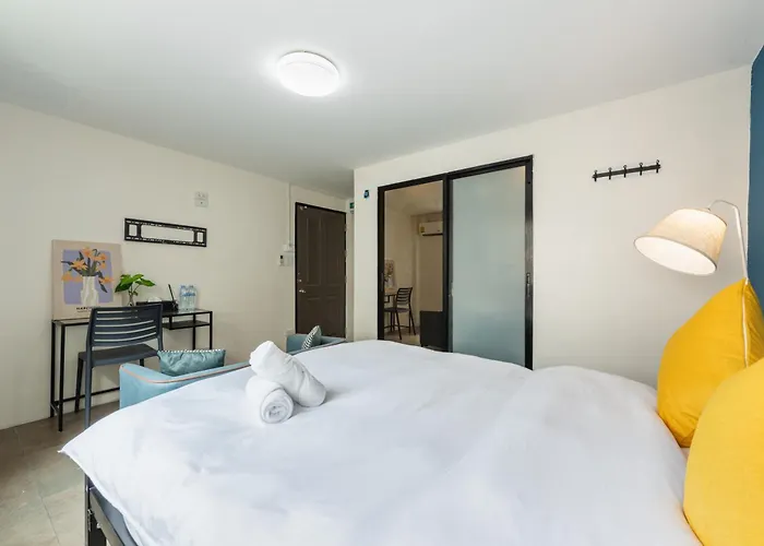 Lachata - Hua Mak Hotel